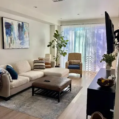 Modern 3Bedroom 3Bath Townhouse