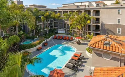 an overhead view of a pool at a resort at Marina del Rey Comfort Stay - Venice in Los Angeles