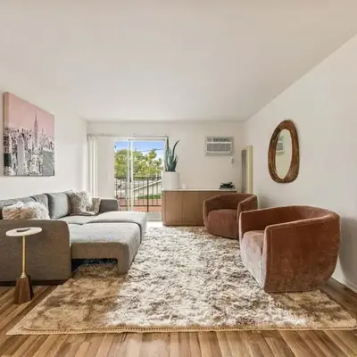 Elegant Luxe Hampton inspo Retreat in Glendale