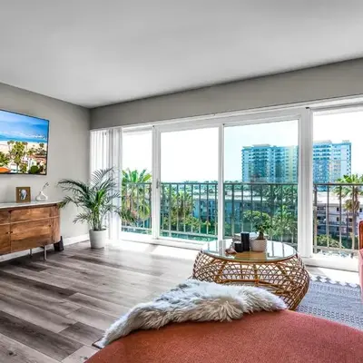 Marina Chic Apartment! Free Parking