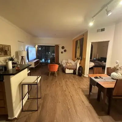 Spacious 1B 1B Pool View Loft Apartment in Marina Del Rey