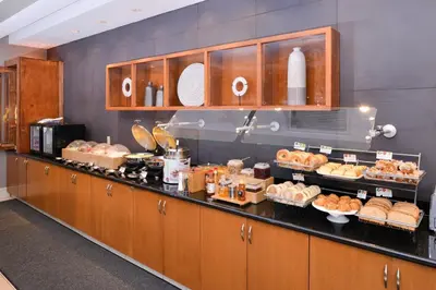 a kitchen with aasteryasteryasteryasteryasteryasteryasteryasteryasteryasteryasteryastery at SpringHill Suites by Marriott Corona Riverside in Corona