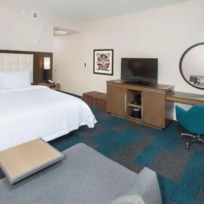 Hampton Inn & Suites LAX El Segundo