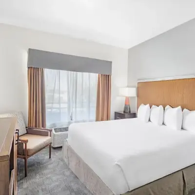 Ramada by Wyndham Bakersfield
