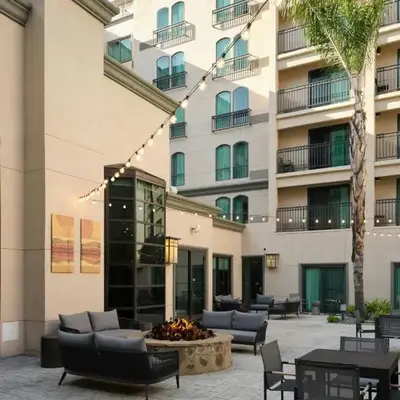 Courtyard by Marriott Los Angeles Pasadena Old Town