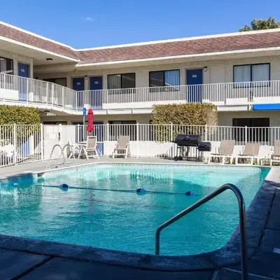 Motel 6-Mojave