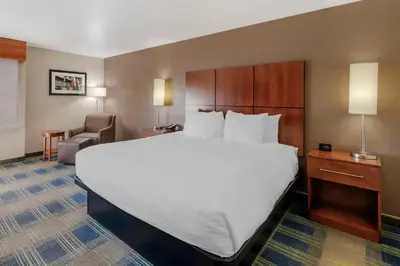 a large white bed in a hotel room at Best Western Plus Heritage Inn Ontario Rancho Cucamonga in Rancho Cucamonga