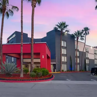 Best Western Plus Commerce Hotel