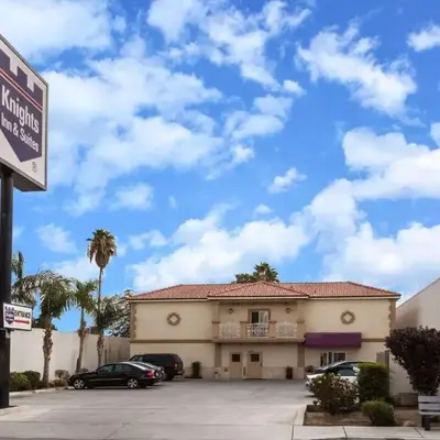 Howard Johnson by Wyndham Bakersfield