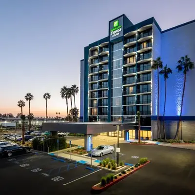 Holiday Inn Express & Suites Santa Ana - Orange County by IHG