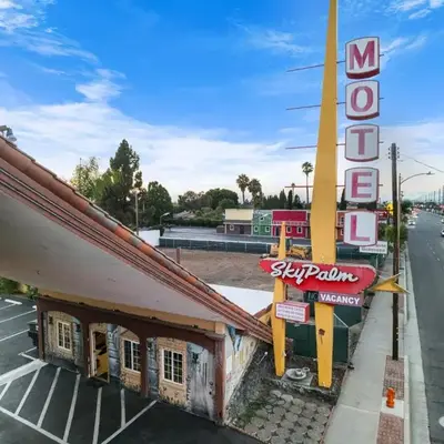 Sky Palm Motel - Orange