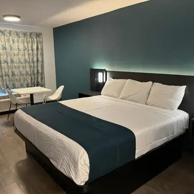 Studio 6 Suites Gardena