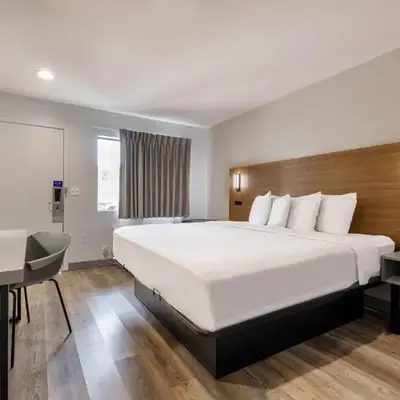 Motel 6-Santa Ana