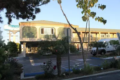 Gallery image of El Rancho Inn in Hawthorne