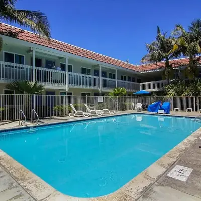 Motel 6-Carpinteria