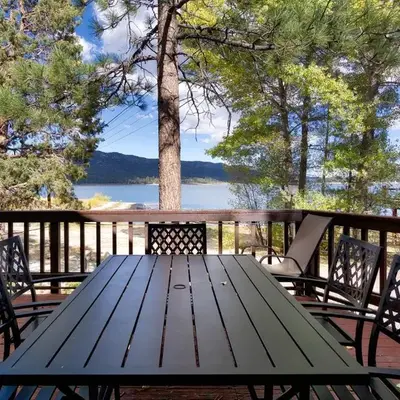 Lake Shore Family Cabin w Hot Tub and Pool Table by Big Bear Vacations