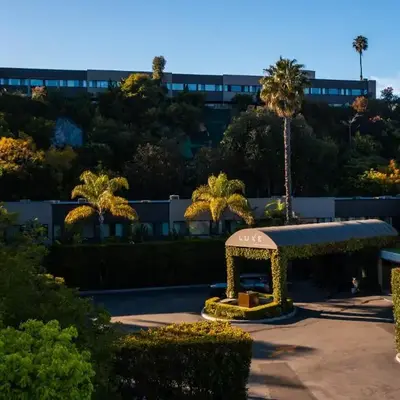 Luxe Sunset Boulevard Hotel