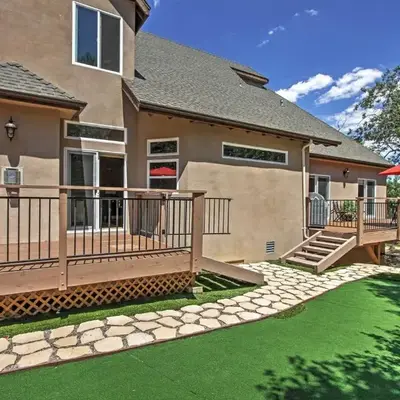 Roomy Home with Deck