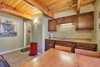 Gallery image of Cabin with Deck and Hot Tub Walk to Big Bear Lake! in Fawnskin