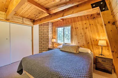 Gallery image of Cabin with Deck and Hot Tub Walk to Big Bear Lake! in Fawnskin