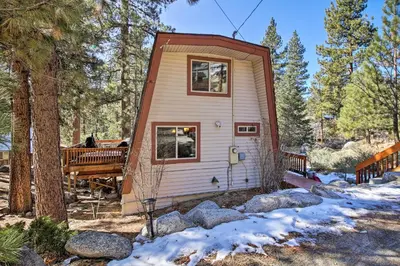 Gallery image of Cabin with Deck and Hot Tub Walk to Big Bear Lake! in Fawnskin