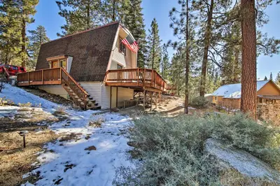 Gallery image of Cabin with Deck and Hot Tub Walk to Big Bear Lake! in Fawnskin