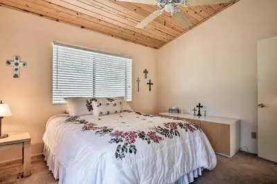 Gallery image of Pine Mountain Club Cottage with Wraparound Deck! in Pine Mountain Club