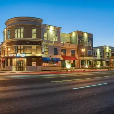 Hotel Lexen Newhall & Santa Clarita - Near Six Flags Magic Mountain