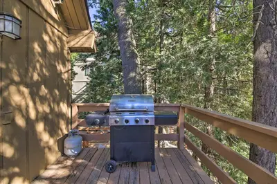 Gallery image of Mountain Haven with Hot Tub, Game Room, and Treehouse! in Lake Arrowhead