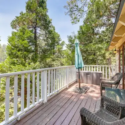 Game Room and 2 Decks Walkable Lake Arrowhead Cabin