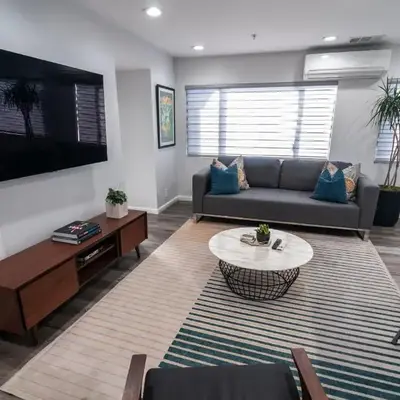 50 M to Sand LGB 2 King Suites