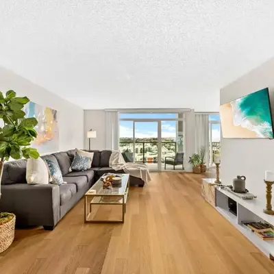 The tulip Marina Highrise with ocean view