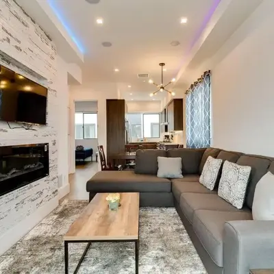Luxury Modern 4 bedroom 3 Bath Home With Rooftop Deck #3
