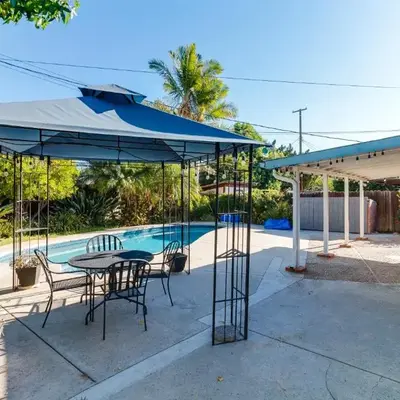 4 Bedroom West Hills Charmer with Pool and Jacuzzi