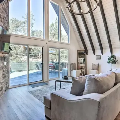 Luxe Timberland Villa with Lake Arrowhead Access!