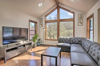 Gallery image of Pine Mountain Club Getaway with Foosball Table! in Pine Mountain Club
