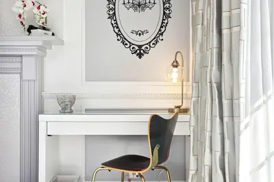 a chair sitting next to a desk in a room at Luxury Home - 7mins LAX/Beach, 405/SoFi nearby in Hawthorne