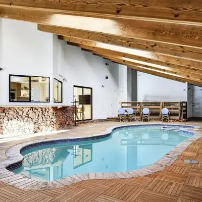 Honeypot by AvantStay Indoor Pool Hot Tub