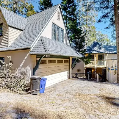 Vintage Village Walk Cottage