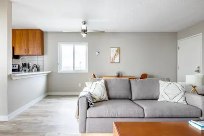 Gallery image of Redondo Beach 1BR w Pool Gym 1 block from beach LAX-439 in Redondo Beach