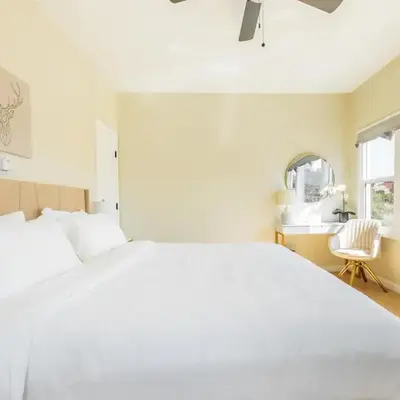 Cozy Sunny Brand-new Apt 1 Block From The Beach