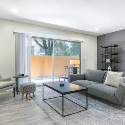 Beverly Grove 2BR nr Cedar Sinai Hospital LAX-124